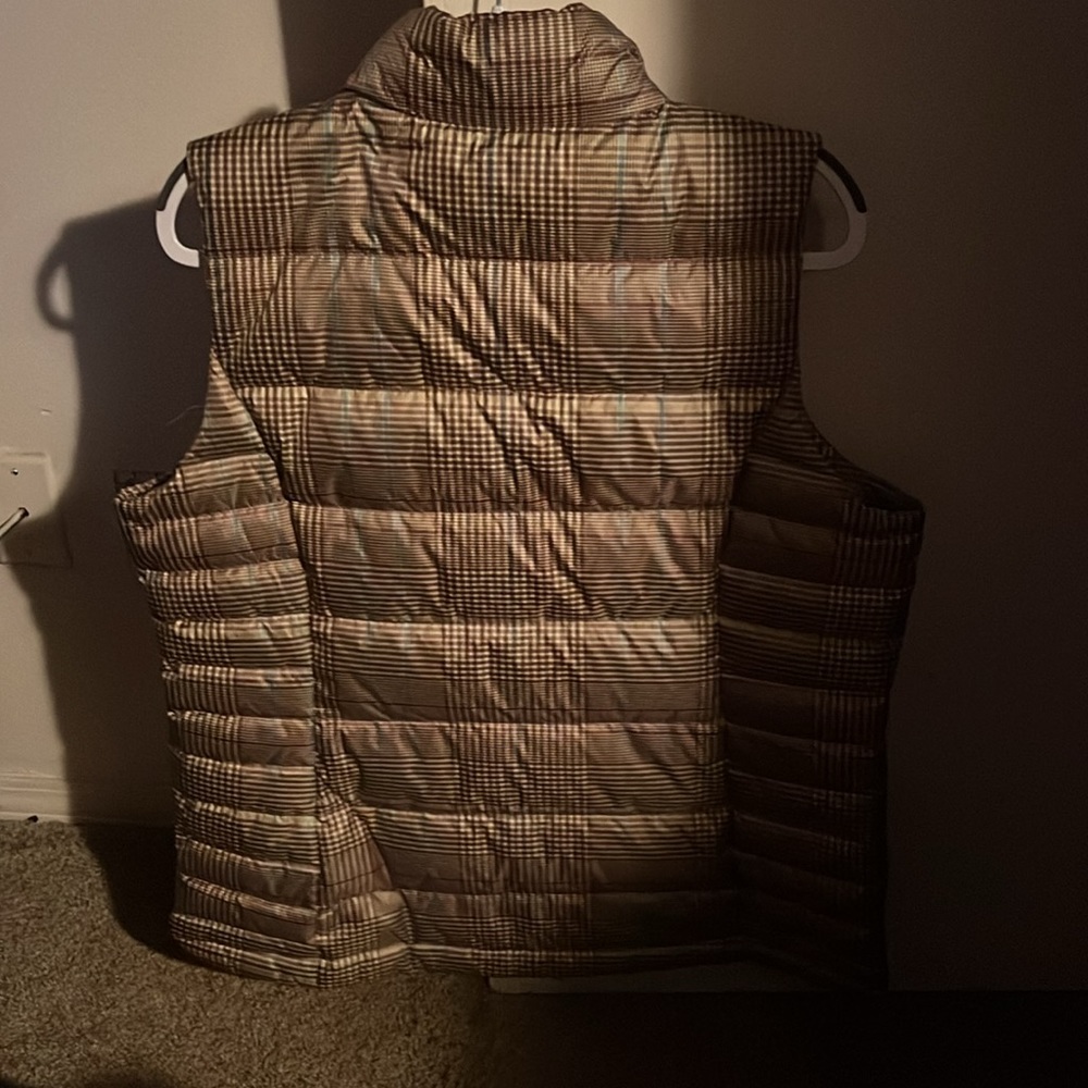 Vest - Picture 2 of 2